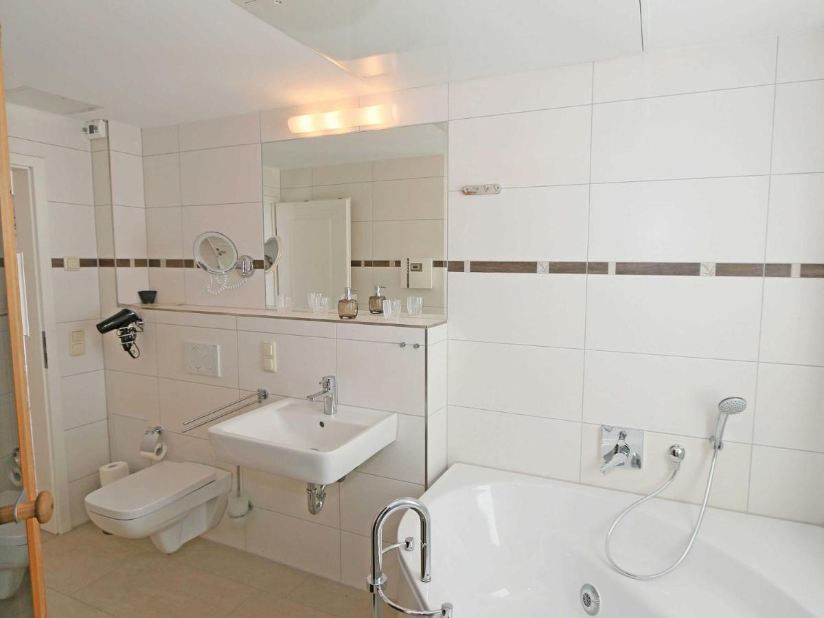 Strandvilla Baabe F 635 WG 12 mit Meerblick, Kamin, Sauna, Whirlpool Eksteriør billede